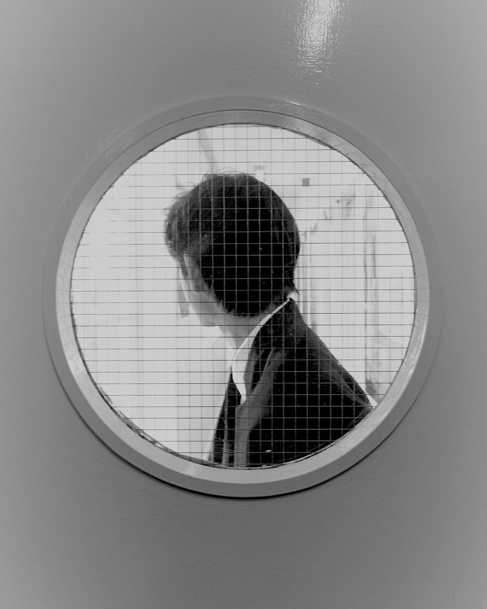 vitaemmin's tweet image. Can't you see me?