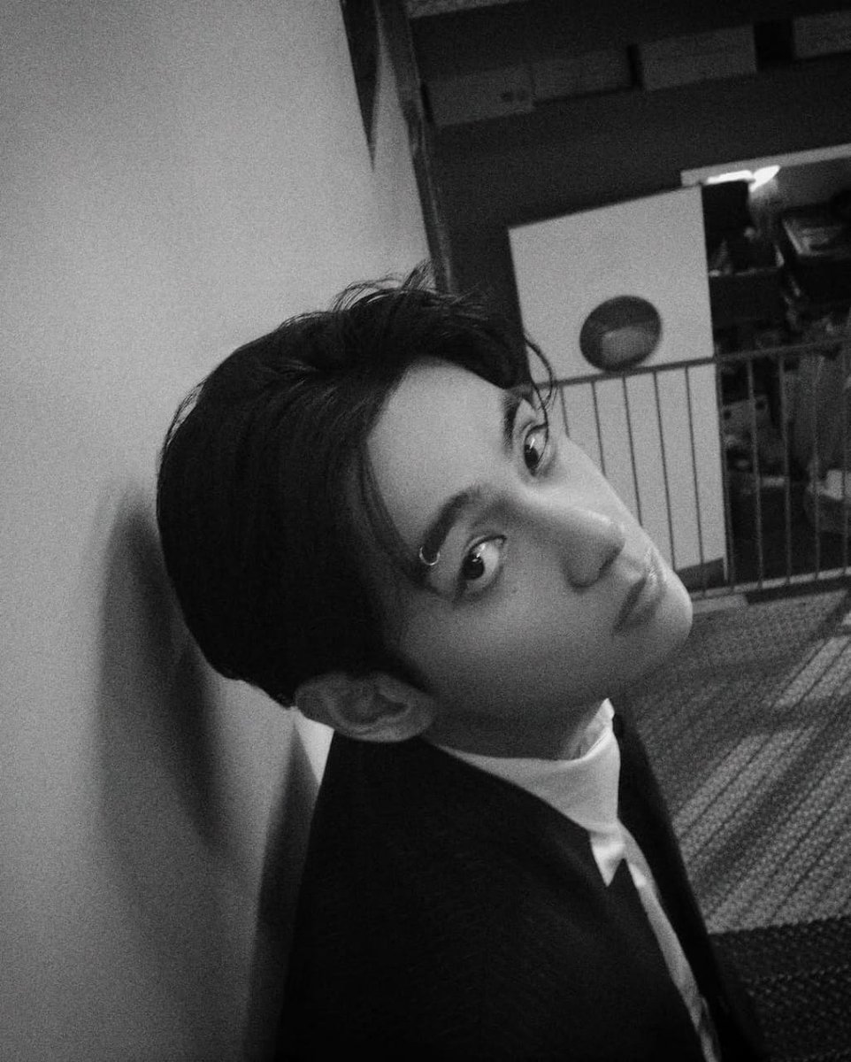 vitaemmin's tweet image. Can't you see me?