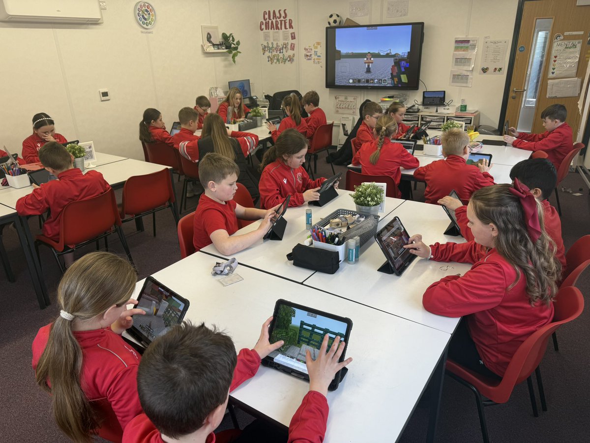 Full class engagement from Class 14 pupils <a href="/pantysgallog/">Pantysgallog P.S.</a> in this 1 to 1 iPad learning environment #valueadded