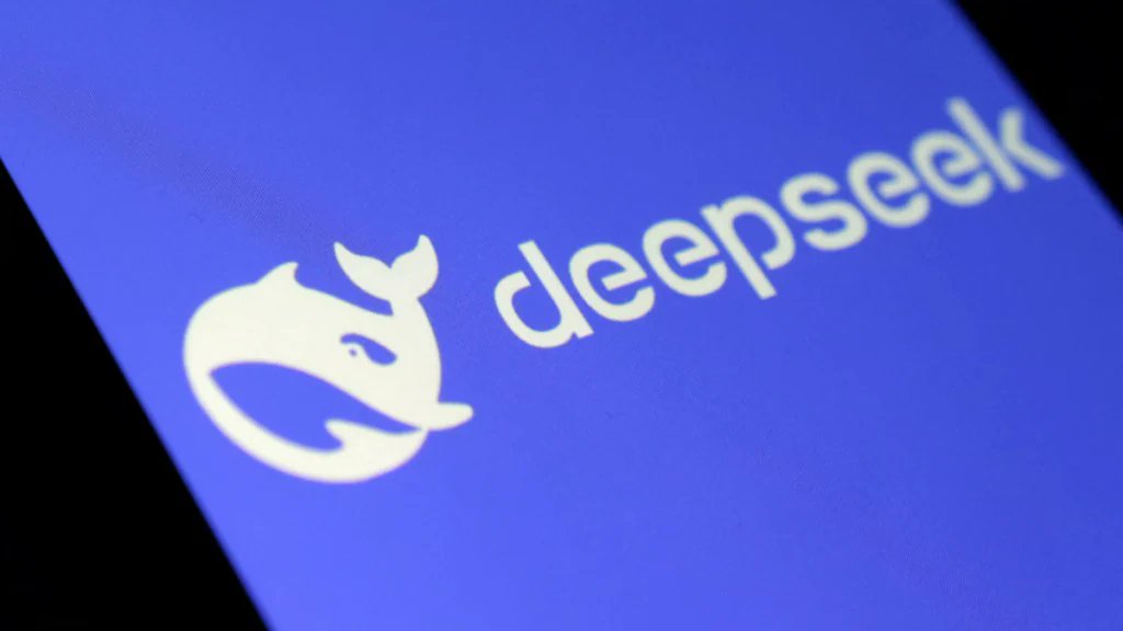 Hey forkies! #DeepSeekR1 is all over the place, so we must ask - have you tried it yet? What were your questions/requests? Ours were absolutely denied due to busy servers, so maybe you were more lucky 🤖