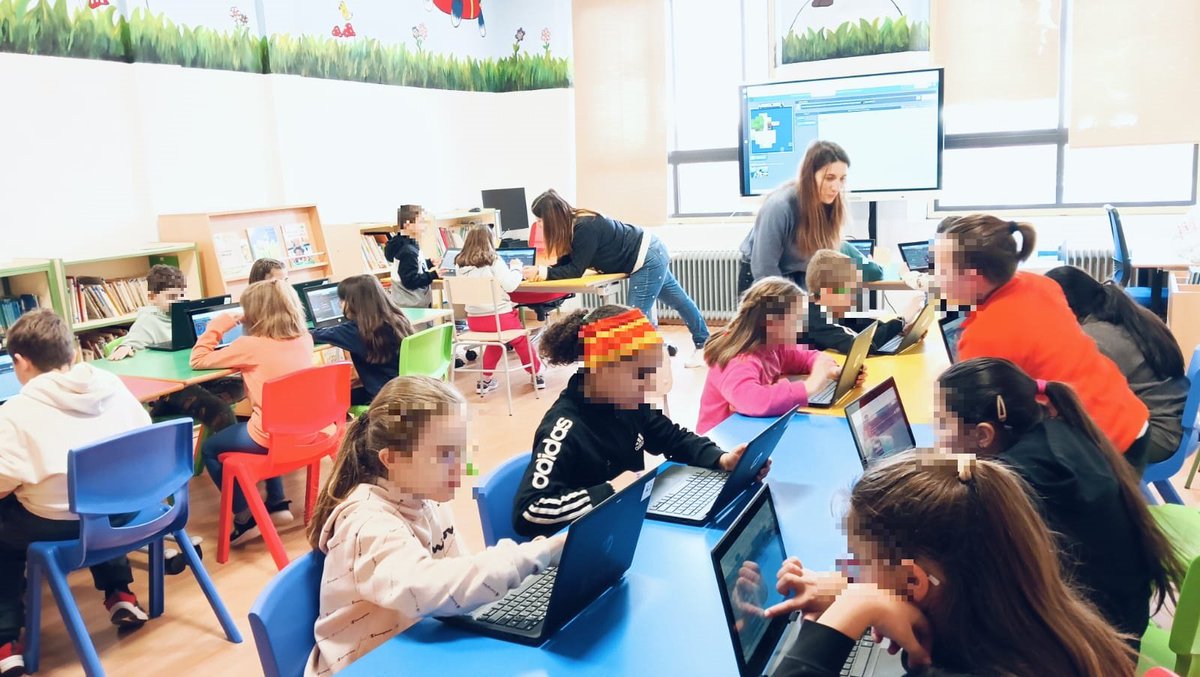 Ayer tuvimos nueva sesión de Escuela 4.0 con nuestra mentora digital <a href="/bertafvega/">Berta FVega</a> <a href="/CDE_Segovia/">@CDE_Segovia</a> . Los alumnos progresan muy rápidamente. Gran experiencia.
Gracias!
#educacy 
#cfiesegovia 
#jcyl
