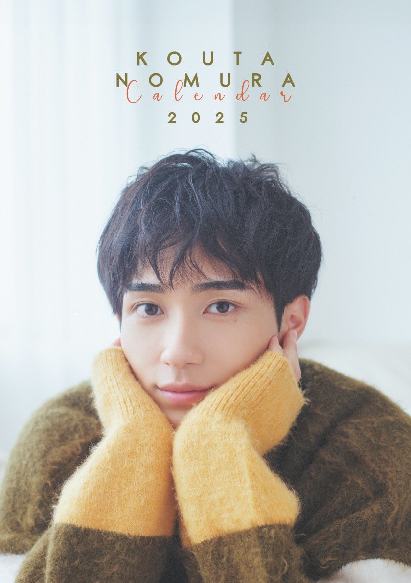 俳優 #野村康太 さんの2025年カレンダーを撮影させていただきました📸

日常も感じつつ実際に使われている台本をお借りして小道具として入れたり、大好物のケーキを食べていたりと。
柔らかいお人柄で平和な撮影でした！

#seijimega
#女鹿成二