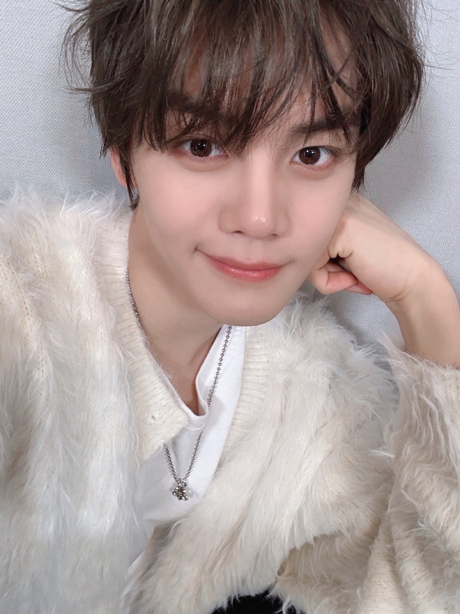 _𝗭𝗘𝗥𝗢𝗙𝗢𝗖𝗨𝗦

짧지 않던 세월 김똥개들이 가까워진 지금을 웃으며 기억하고 싶어🦋😴
(저는 태래&amp;규빈이 들려주는 천사들의 합창을 영원히 기억하고 싶어요...🪽🎶)

#ZEROBASEONE #ZB1 
#제로베이스원