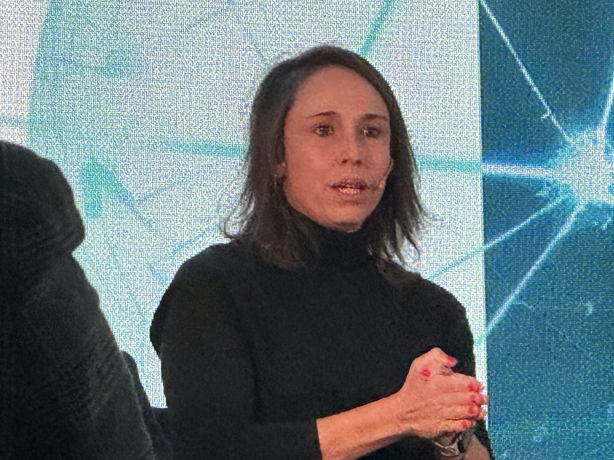 idisalud's tweet image. Izabel Alfany, directora general de @EIT_Health_es:

🗨"Alemania y Francia han sido los países pioneros en la regulación del uso e integración de los datos médicos. España está bien posicionada y hay que aprovechar el momento”. 

#JornadaInnovaciónIDIS #DiSí