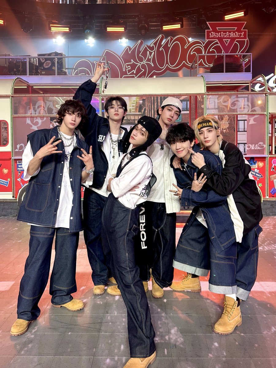 BOYNEXTDOOR_KOZ's tweet photo. 250129-30 2024 MBC 가요대제전🚪📸

#BOYNEXTDOOR #보이넥스트도어 #BND
#BOYNOW https://t.co/bJicUMviML