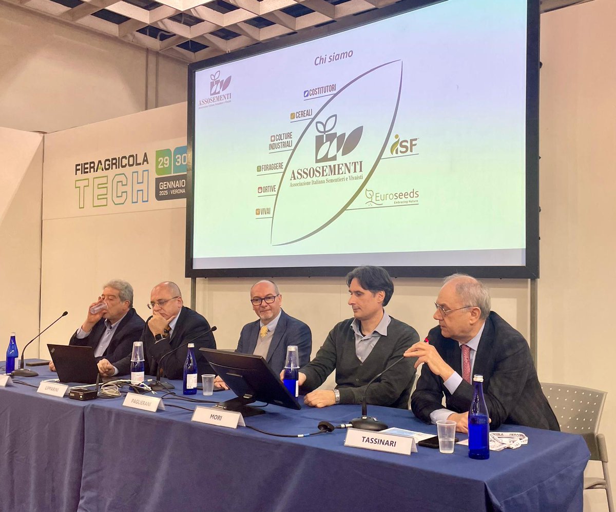 "Con i progetti Road to Quality e Mappatura delle Sementi, il settore sementiero conferma il suo impegno verso #ricerca e #innovazione. Fondamentale la collaborazione tra tutti gli attori della filiera”: così il presidente Tassinari in apertura dell'evento
<a href="/fieragricola/">Fieragricola Verona</a>