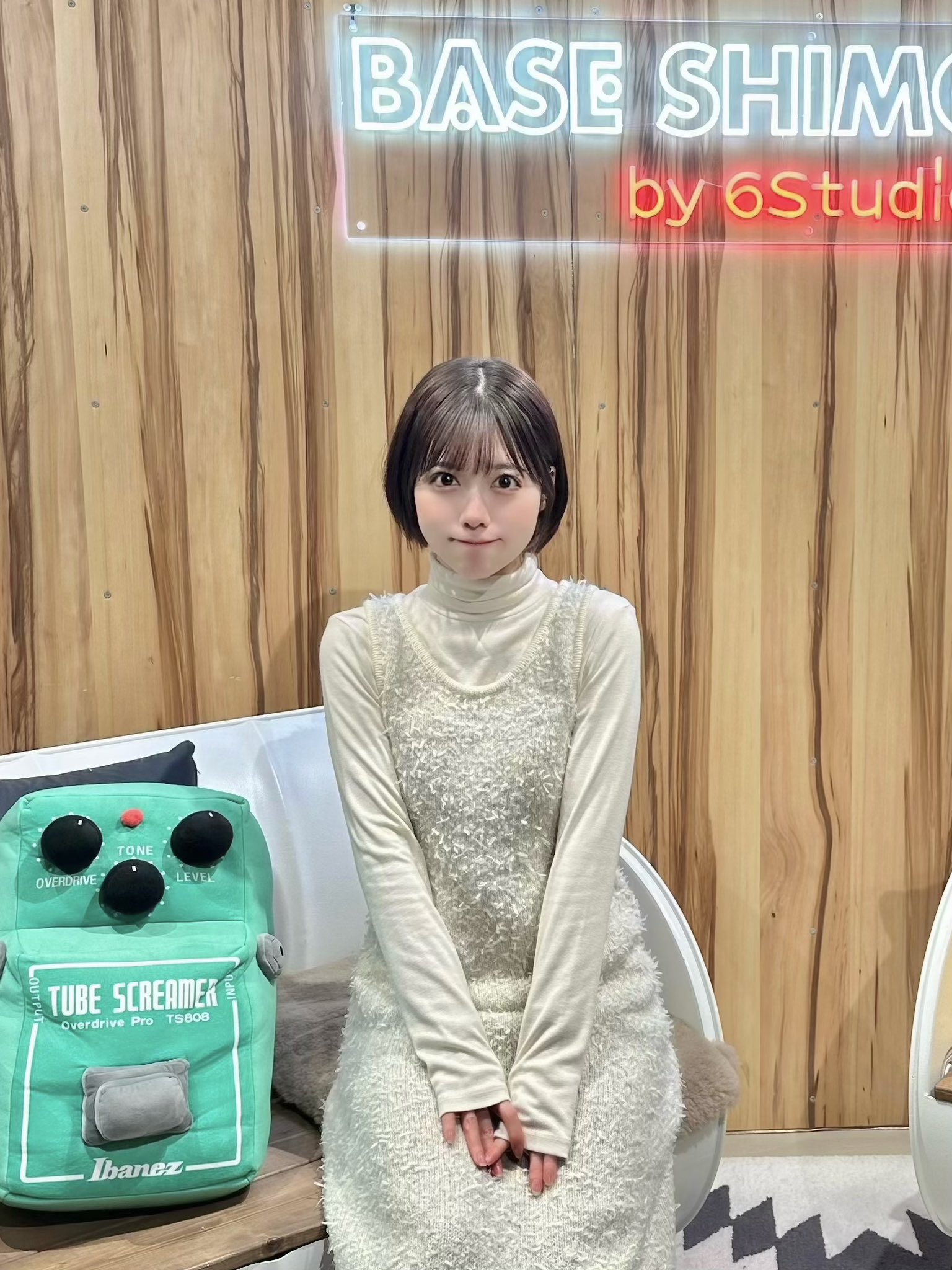 礒部花凜2018スクールカレンダー」3/31に発売決定！ | 超
