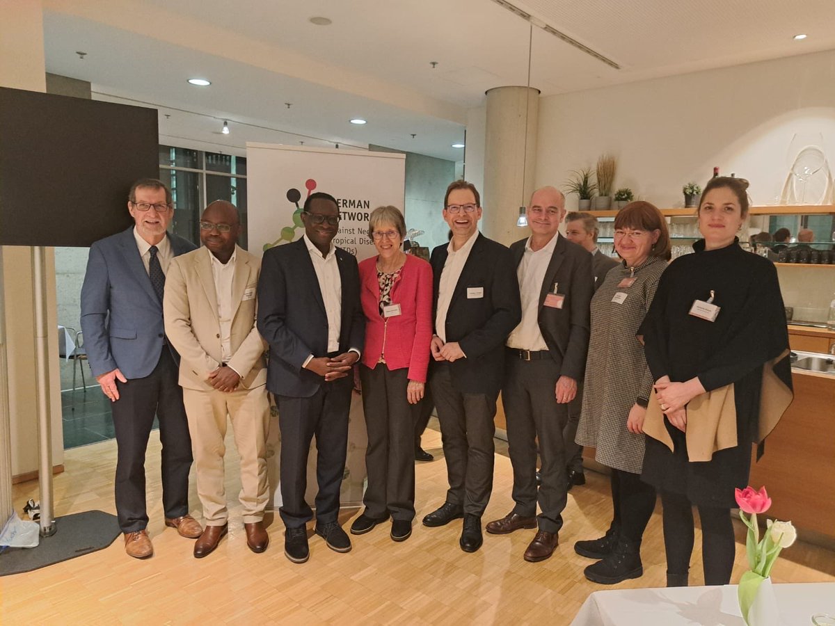 ckoehler_ck's tweet photo. Heute World #NTD Day - gestern Kaminabend im ⁦@Bundestag⁩ von ⁦@dntds_aktuell⁩ ⁦@Tropmed_DTG⁩ mit ⁦@KarambaDiaby⁩ #Georg_Kippels Thema: 200 Jahre #Bilharz 125 Jahre ⁦@BNITM_de⁩ Diskussion #Tropenmedizin im historischen Kontext, Gegenwart und Zukunft https://t.co/Ni5D5tZMmE