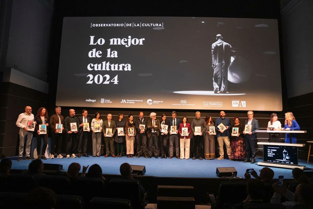 ‼️¡ATENCIÓN! 🔴 Revista Godot ha sido reconocida por el Observatorio de la Cultura entre los 10 medios culturales más relevantes de 2024 en el apartado de Periódicos y Revistas. ¡La primera publicación especializada junto a Artezblai! 

Gracias 💜
acortar.link/ot4M3U