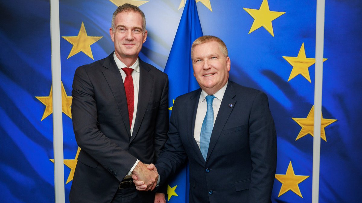 Department for Science, Innovation and Technology (@scitechgovuk) on Twitter photo In Brussels <a href="/peterkyle/">Peter Kyle</a> met with European Commissioners <a href="/EZaharievaEU/">Ekaterina Zaharieva</a>, <a href="/KubiliusA/">Andrius Kubilius</a>
and <a href="/EUCssrMcGrath/">Michael McGrath</a> to discuss our partnerships in:
🔬Horizon Europe and our drive for world-class research
🌌Staying competitive in the space sector
📊Working on an inclusive digital future In Brussels <a href="/peterkyle/">Peter Kyle</a> met with European Commissioners <a href="/EZaharievaEU/">Ekaterina Zaharieva</a>, <a href="/KubiliusA/">Andrius Kubilius</a>
and <a href="/EUCssrMcGrath/">Michael McGrath</a> to discuss our partnerships in:
🔬Horizon Europe and our drive for world-class research
🌌Staying competitive in the space sector
📊Working on an inclusive digital future