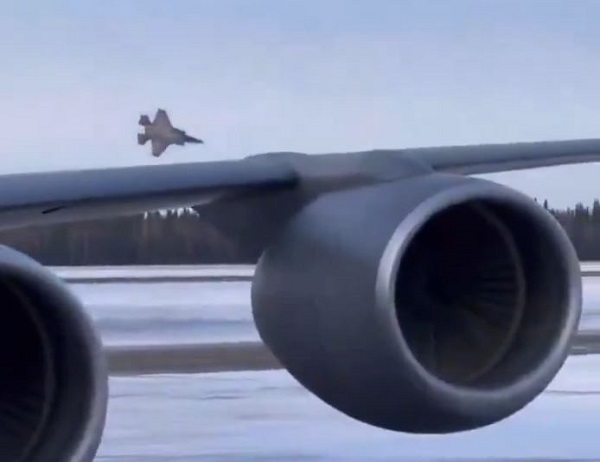 top_force's tweet photo. 🇺🇸 & ses alliés. Lightning II #F35 C'est parti en vrille! Il s’agit du onzième accident impliquant un chasseur #F35 depuis 2018. Soit 6 #F35 B #STOVL perdus. 4 #F35 A #CTOL & 1 #F35 C version embarquée sur #CVN @LockheedMartin, plus de 1000 exemplaires déjà construits à ce jour. https://t.co/PtI2yOZz59