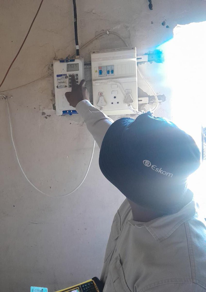 Eskom_SA's tweet photo. #EskomFreeState
#ZeroBuyerAudits
#PayAndBeLegal
Free State Guardians are hard at work conducting meter audits in order to convert consumers into customers. Audits took place in Senekal, Matwabeng, Ficksburg, and Meqheleng. Tampered meters were disconnected and removed, and tamper fines of R6052.06 were issued to transgressors. New meters will be installed once fines are paid.
#EskomAtWork