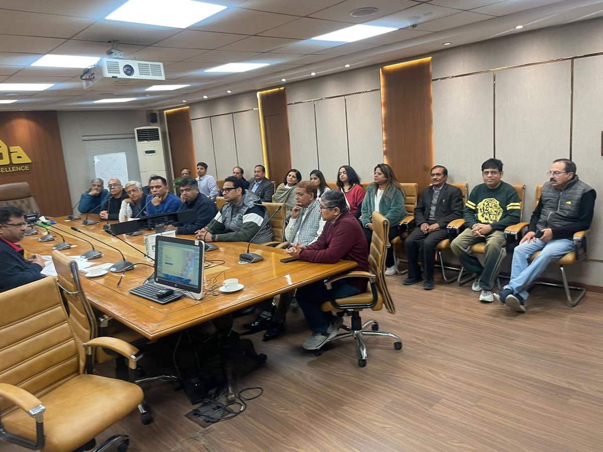 Mezzarians's tweet photo. Meeting held with Ms. Vandana Tripathi ACEO Noida Authority for delay in procurement of OC CC and registries of Mahagun Mezzaria. https://t.co/P0sBDzFgSn