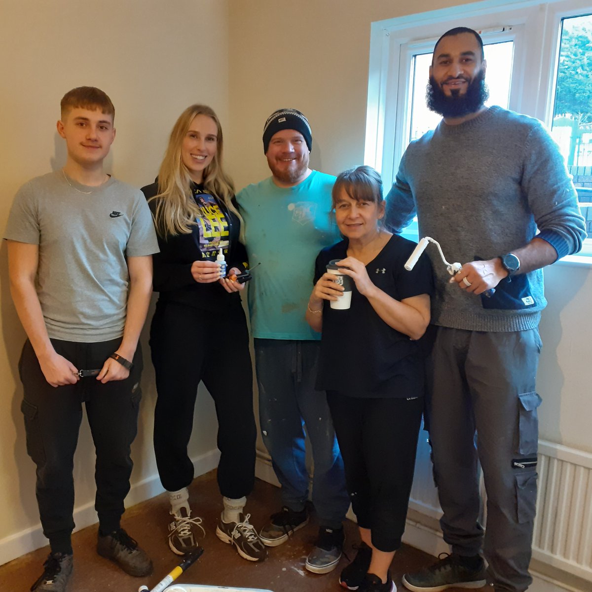 Gingerbread Centre (@biscuitnews) on Twitter photo A massive thank you to the volunteers from two of our corporate supporters, <a href="/WillmottDixon/">Willmott Dixon</a> Construction Limited and <a href="/VodafoneUK/">Vodafone UK</a> , who have been at Rothesay Court for the last couple of days redecorating a flat ready for a new family to move in. You were fantastic! A massive thank you to the volunteers from two of our corporate supporters, <a href="/WillmottDixon/">Willmott Dixon</a> Construction Limited and <a href="/VodafoneUK/">Vodafone UK</a> , who have been at Rothesay Court for the last couple of days redecorating a flat ready for a new family to move in. You were fantastic!