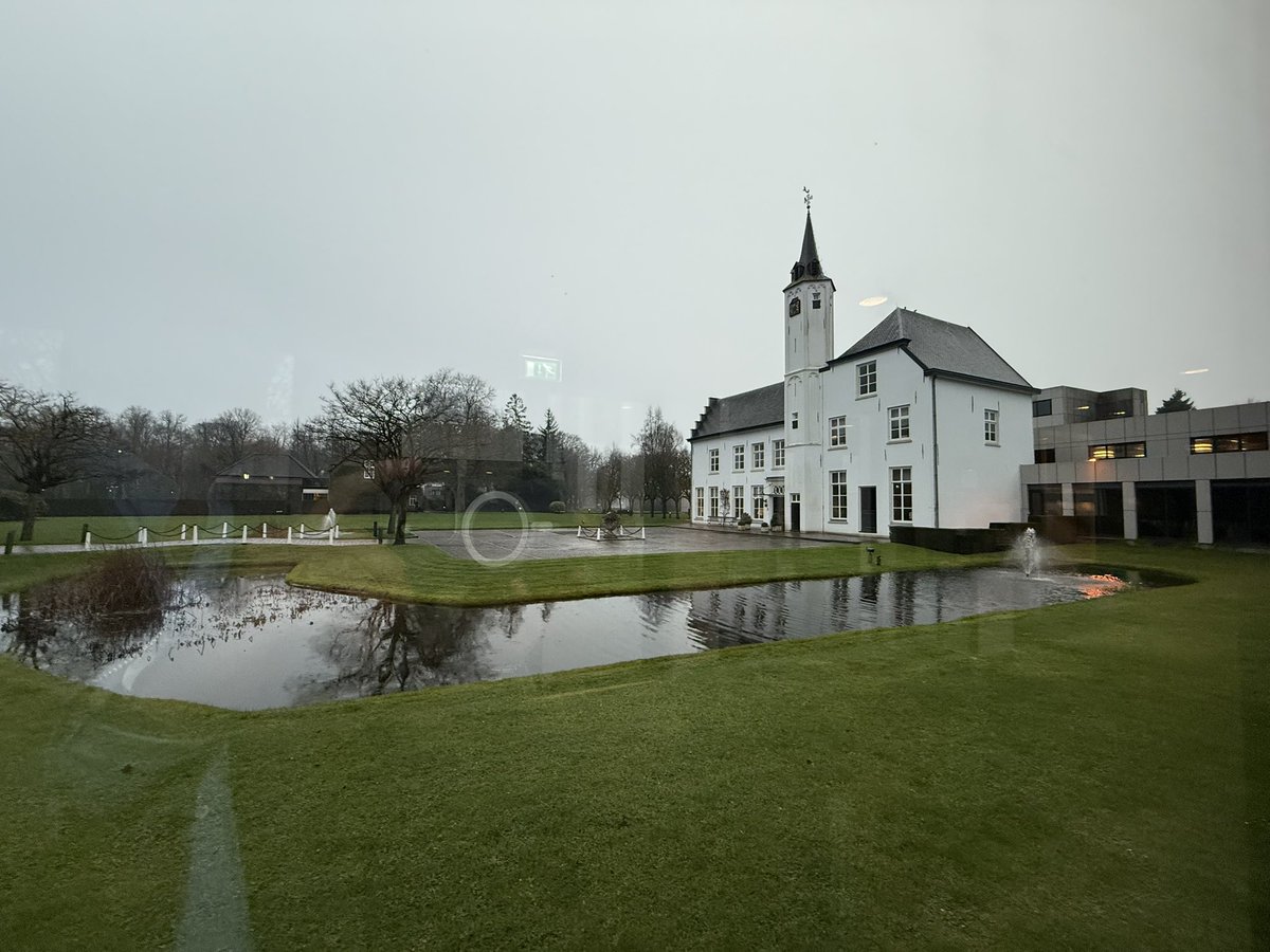 ERsurgery's tweet photo. Lift off! Starting our annual lungsurgical training course (CASH-3) for surgical residents. Inspiring multidisciplinary discussions with also presentations from Prof Dr Comans (nucleair medicine) and Dr Daniels (pulmonology) both from @vumc Great location! @DeRuwenberg https://t.co/nMkNsYgkVz
