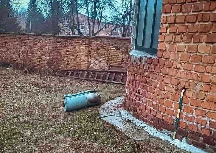 GrandpaRoy2's tweet image. A 90kg warhead for the Russian Shahed-136 UAV.
This is a big increase over the family of 50kg warheads previously seen.
The Russians announced in April 2024 they had developed a shaped-charge 90kg warhead, but this is the first one to be recovered intact.