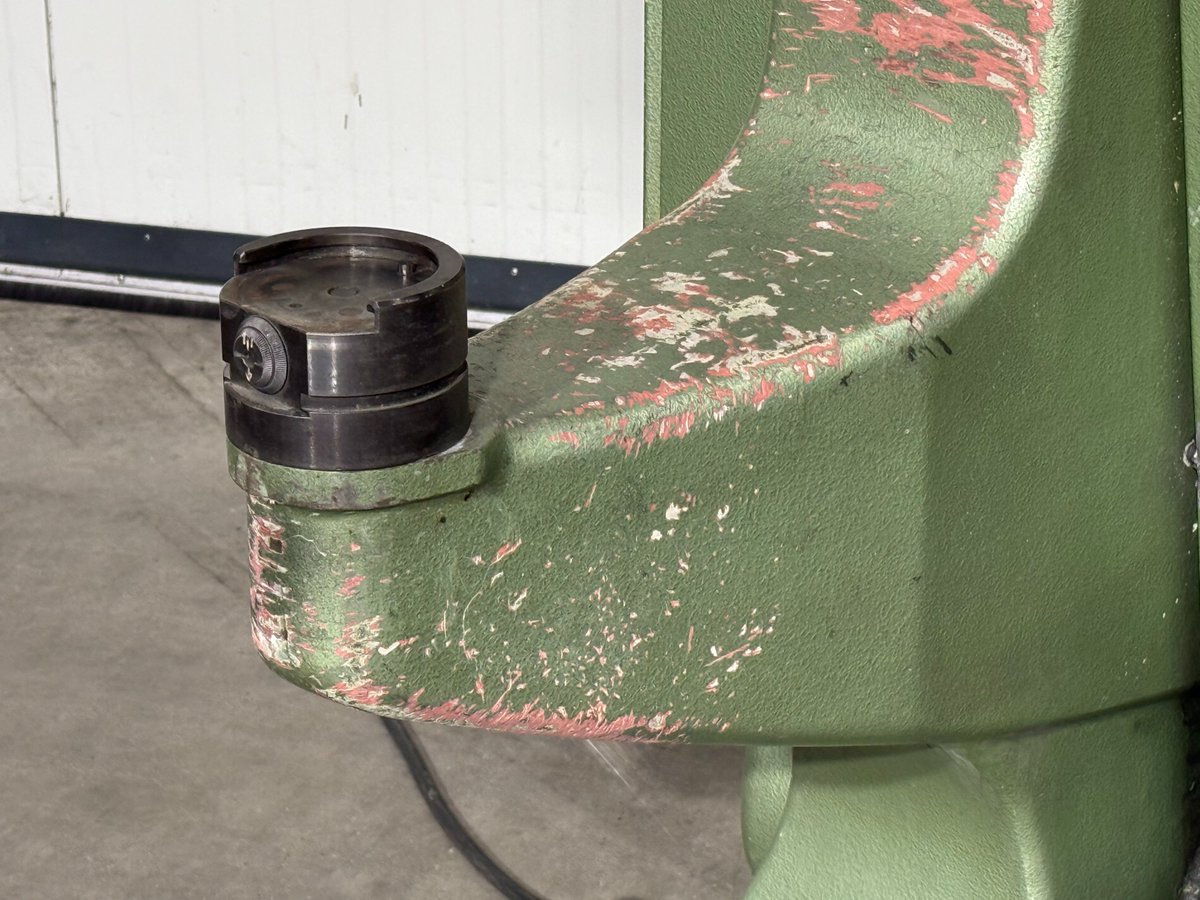 mach4metal's tweet image. ECKOLD KF 460Kraftformer; motorised machine for Shrinking, Stretching,&amp;amp;nbsp;Doming, Planishing, Reforming, Flattening, Straightening
Number of strokes:   300 / 600Min.
Max. plaatdikte 4.0mm
Horizontale uitlading:460mm
Verticale uitlading: 475mm
Max. plaatdikte RVS: 2.0mm
#eckold