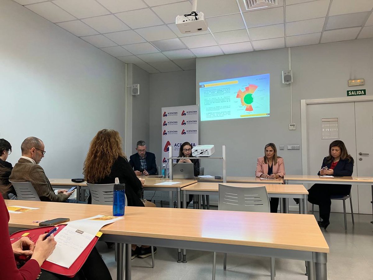 Ayer compartimos mesa redonda con <a href="/caixabank/">CaixaBank</a> y con <a href="/nuriacastroc/">Nuria Castro</a> de <a href="/sansecomunica/">Ayuntamiento de San Sebastián de los Reyes</a>, moderados por <a href="/Susana_posada/">Susana Posada</a> de Aubrens, en una interesante Jornada organizada por <a href="/ACENOMA/">ACENOMA</a>.
En el reto de la #Sostenibilidad, ONG y empresa deben marchar unidos, con el apoyo de las Adm. Públicas