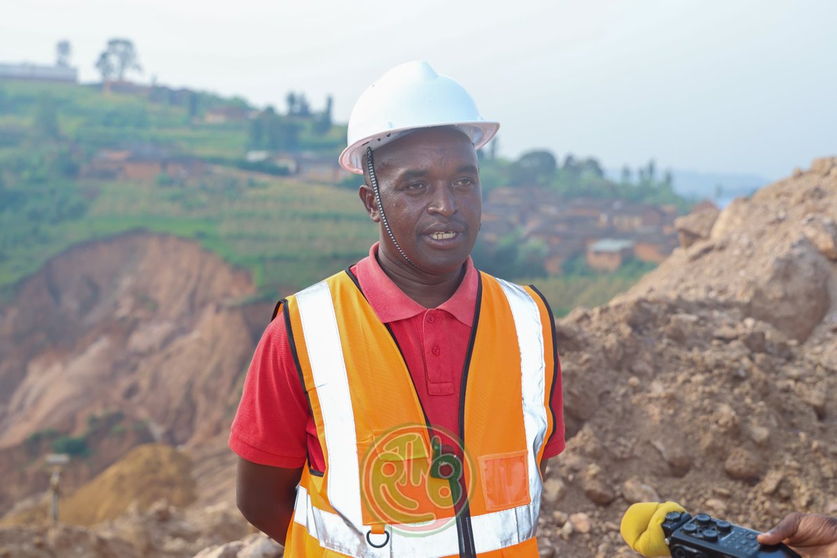RTNBurundi's tweet image. Le directeur des opérations de la société #BME, Nsengiyumva Jean Bosco, souligne que la protection de l'environnement fait partie de l'engagement de la société, en témoignent les sites déjà exploités, comme le sous-site de Munege.
