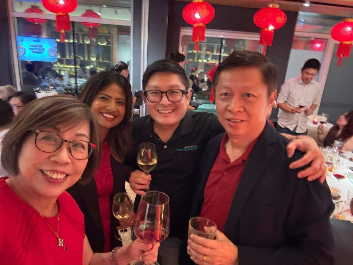 🎉What an incredible evening at Spark's annual Lo Hei dinner last week! 
🤩#SUSE's team was delighted to connect with esteemed tech leaders in the #AI &amp; #cloud space. Beyond the inspiring discussions on #innovation, sharing in the festive Lunar New Year traditions was a pleasure.