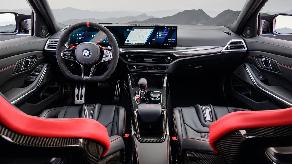 Earlsimxx's tweet photo. The new BMW M3 CS Touring - a super wagon fit for grocery shopping and track racing on weekends. Here are 6 key features.

1. The 3.0L I6 twin-turbo now produces 550hp and 650nm of torque. Forged crankshaft and more lightweight materials than the standard S58 https://t.co/3AE1KmRQPL