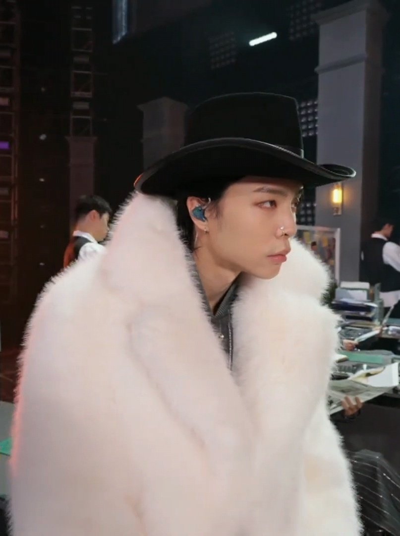the1stneo's tweet photo. Johnny nose ring cowboy hat 🔥
#JOHNNY #쟈니 https://t.co/naF8YjamVU