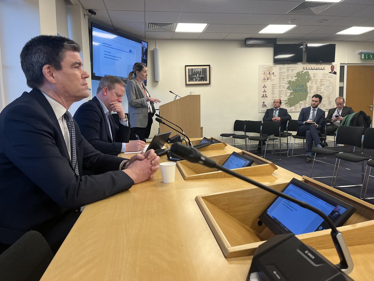 Over 30 members of the Fine Gael Parliamentary Party met with ESB Networks MD Nicholas Tarrant &amp; Regional Manager, Siobhan Wynne last night in Leinster House to discuss emergency works across the country to restore power to homes and businesses.
