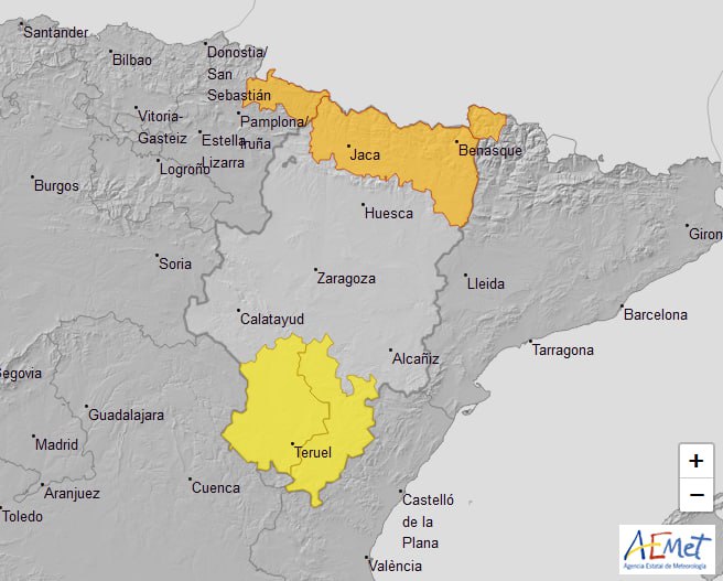 112Aragon's tweet photo. ❄️❄️ AMPLIADOS hasta las 3:00 h de mañana, día 31, los avisos por #nevadas en curso en Aragón:
🟠 Pirineo
🟡 Albarracín y Jiloca y Gúdar y Maestrazgo
@AEMET_Aragon https://t.co/rGvnhRaQiS