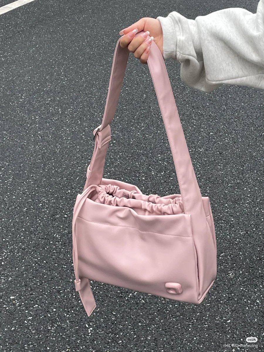 summerarise's tweet image. cute pink bag

— a thread