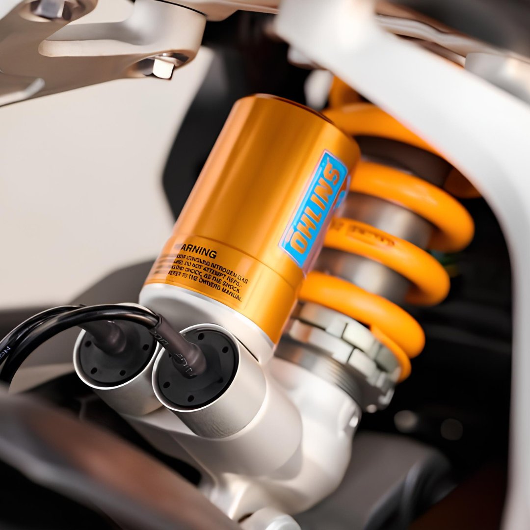 ShiftMoto's tweet photo. The 2025 Triumph Speed Triple 1200 RS now gets power, smarter tech, and better control. #Triumphmotorcycles #Speedtriple1200rs https://t.co/UDnwtHds5n