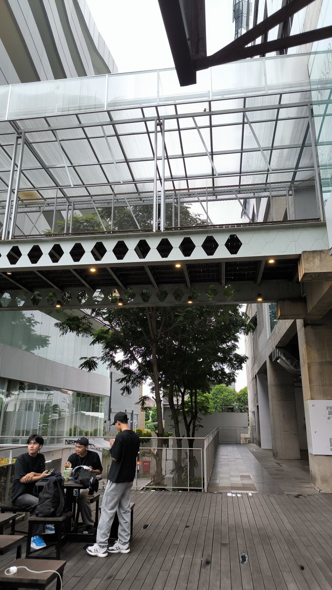 dim (@w0nderfvck) on Twitter photo 