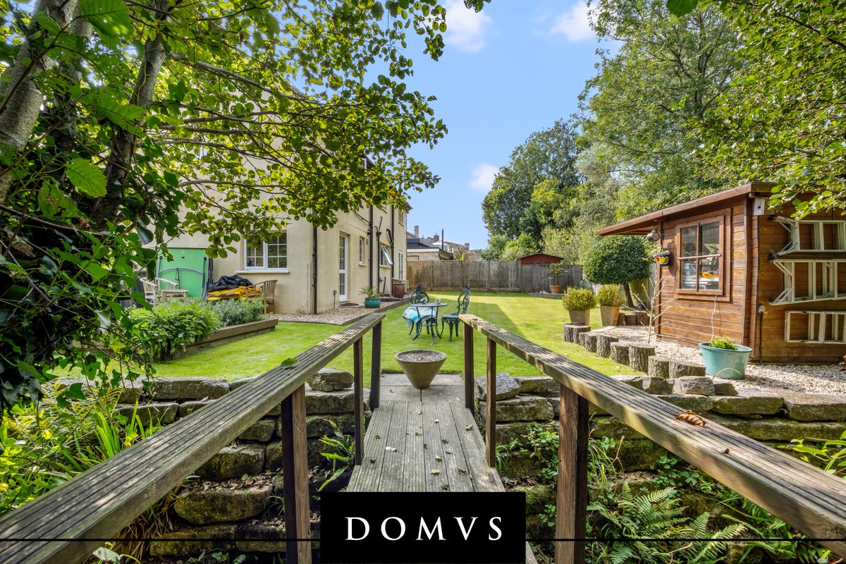 🌸Welcome to Magnolia 🌸A beautiful family home in Corfe Castle. 🚂

💷 £995,000
🛏️ 5 bedrooms
🍴 open-plan kitchen/living
🌿 wraparound garden
🚗 extra parking

📞 01929 555 300
📲 domvs.co.uk/properties/sal…

#DorsetLiving #CountrysideLiving #FamilyHome #EscapeToTheCountry