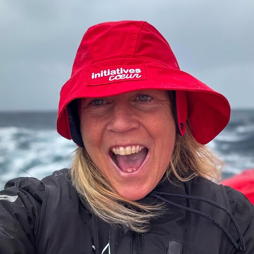 ⛵ Samantha Davies vient de franchir la ligne d'arrivée du Vendée Globe ! Elle arrive en 13ème position. En 80 jours d'aventure, elle aura sauvé au total 106 enfants atteints de maladies cardiaques avec Initiatives-Coeur ! 👏

📸 Vendée Globe