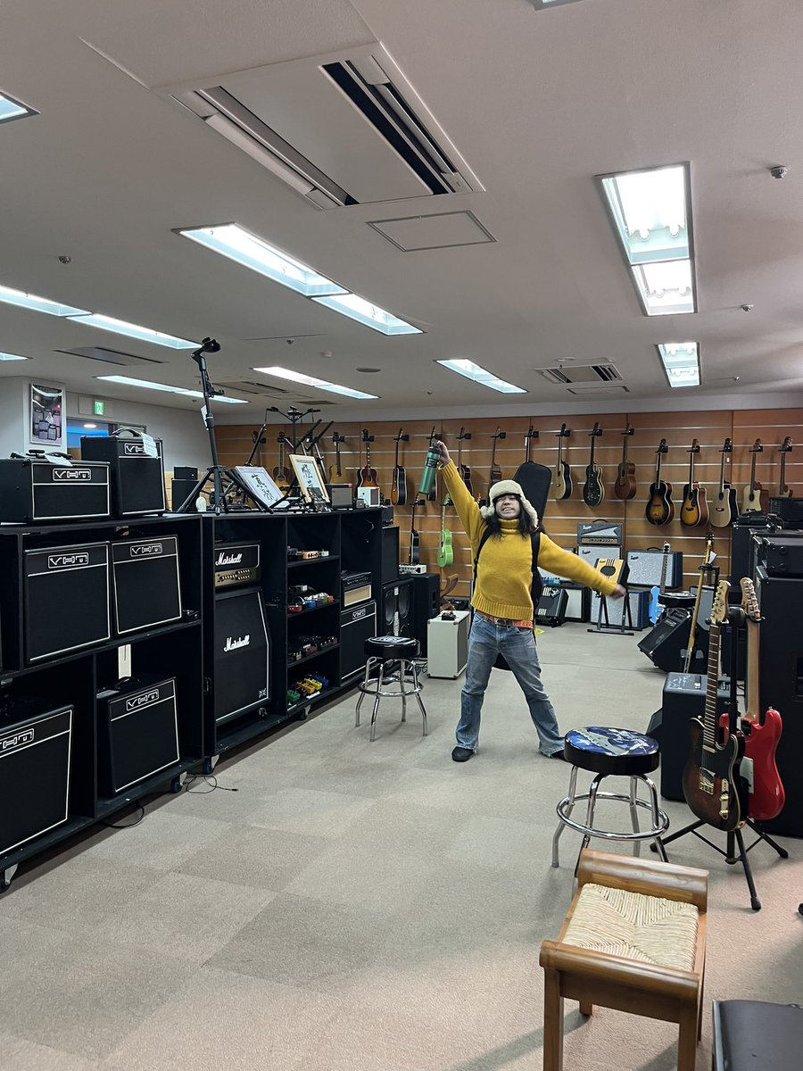 Sound Houseショールーム行って来ました🎸🎸🎸

アンプ試奏して、その後スタジオでセッション🥁最高でした🥳