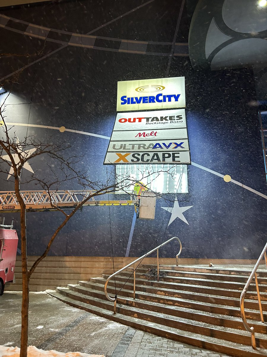 LED_SolutionsCA's tweet image. Snow, rain, or freezing cold—we get the job done! ❄️💡 Upgrading a massive 10’x20’ LED sign at Richmond Hill Cineplex for better brightness, efficiency, and visibility. Need a sign upgrade? Let’s make it happen! #LEDUpgrade #Signage