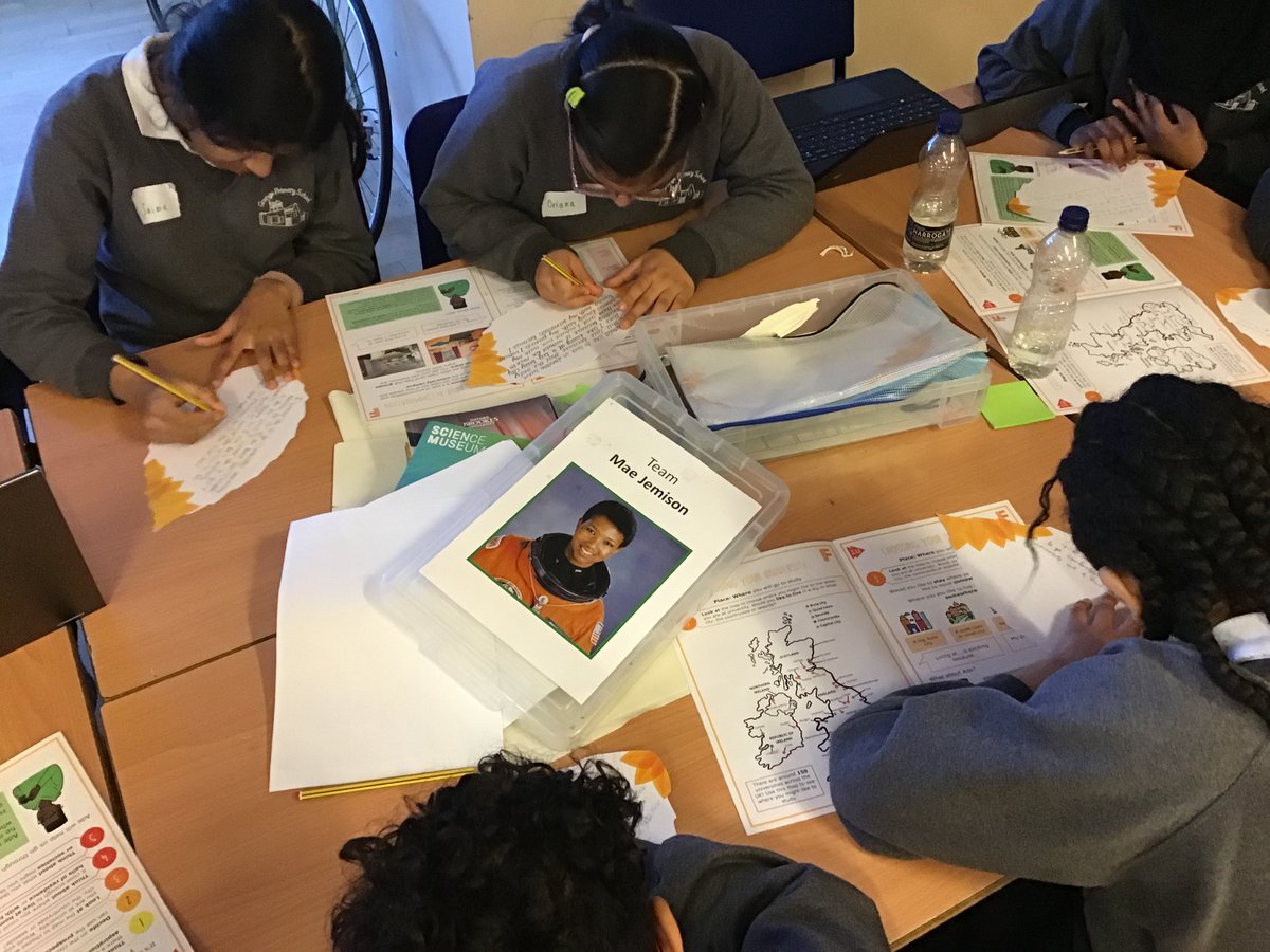 Sky class have had a fun fourth day ‘Into University’ learning about different courses that are available at university, considering what they may like to study if they were to go to University and completing their research project about a particular scientist.