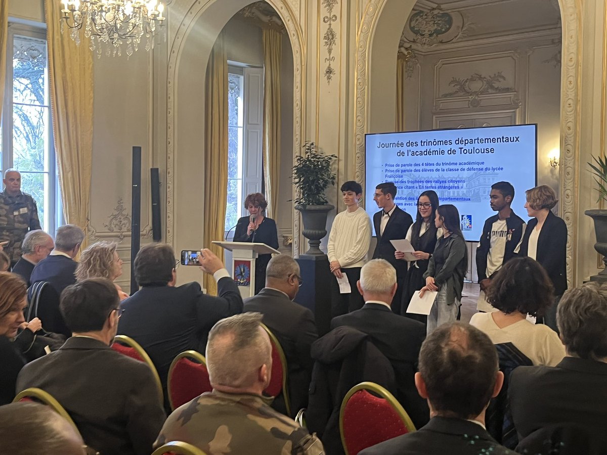 HGLPOFrancoise's tweet photo. Les élèves du @LpoFrancoise à l’honneur lors de la journée des trinômes académiques au palais Niel de Toulouse  #classedefense #parcourscitoyen @MostafaFourar @sophie_sarraute @AnneM_V @farid_djemmal @LeNormandCyril1 @leclercarno @duprat_mc @ClaudineLajus @LaurentFichet @SCD31 https://t.co/SzjTIfKayv