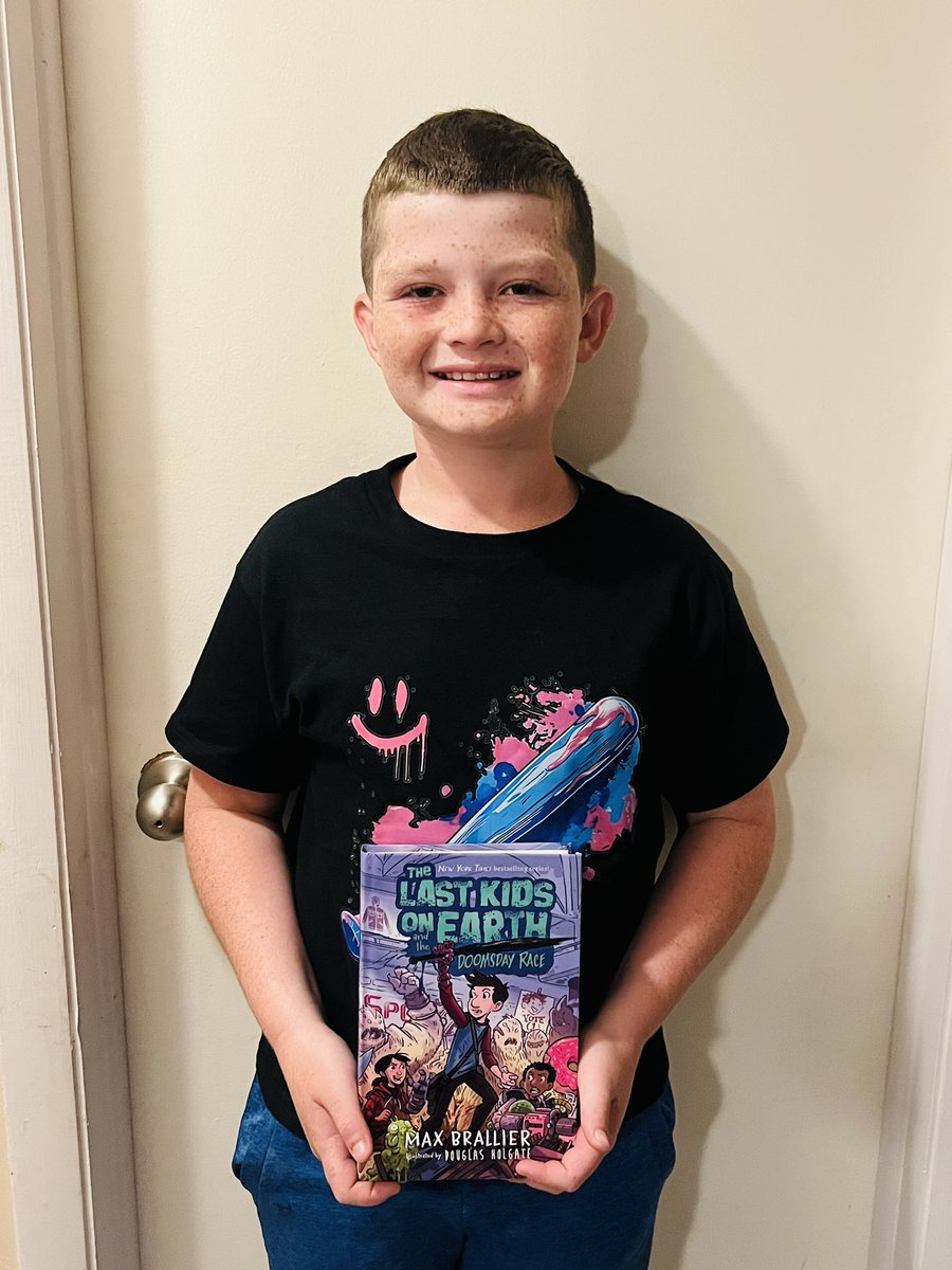 Ms. Foley🦈 tweet media