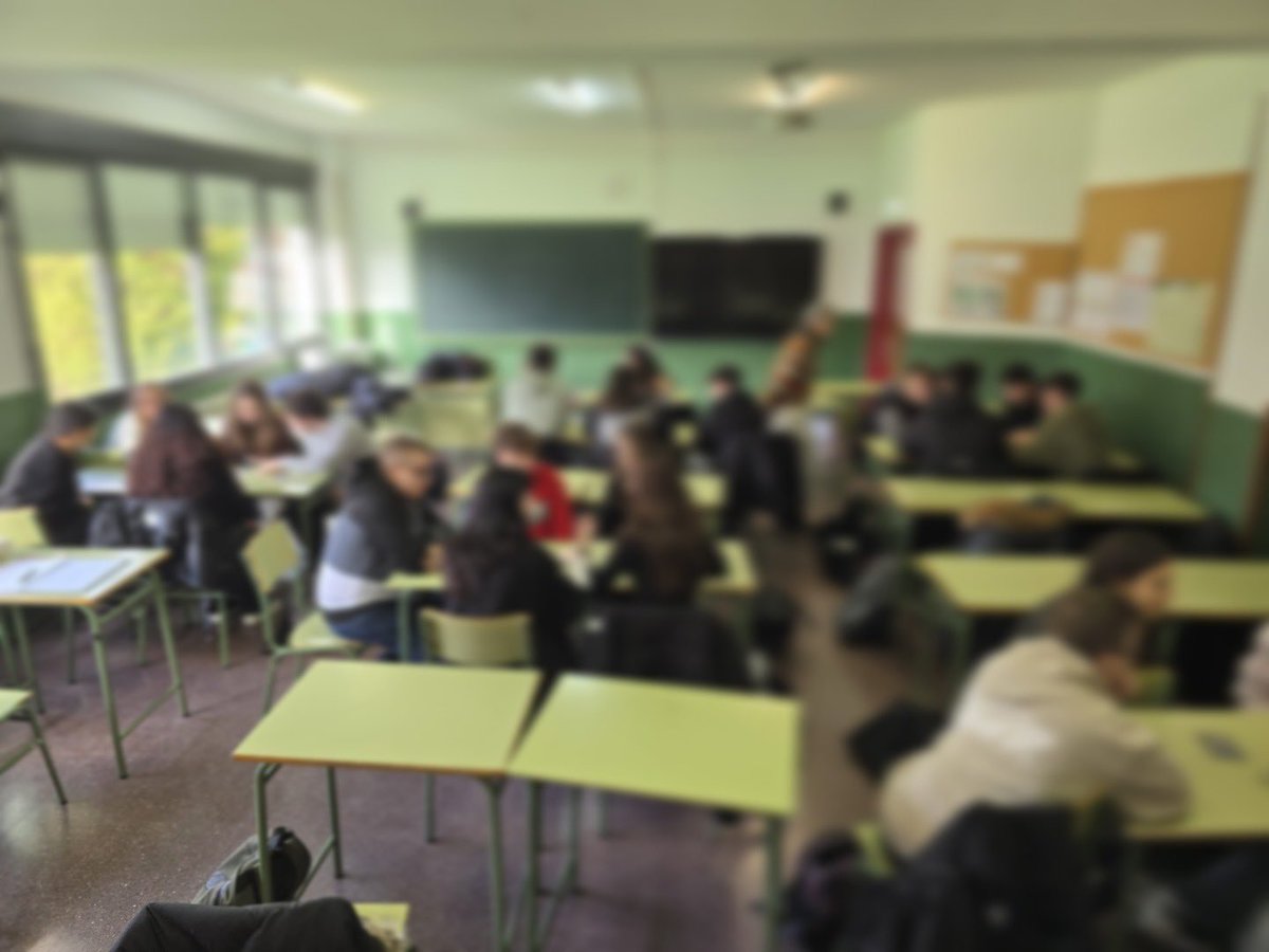 🗣️ Hablar en público
🎯 Lenguaje No verbal
😱 Gestión de la vergüenza 
👅 Logopedia 

 El alumnado de 1o de Bachillerato de #Gijón se continúa formando dentro de la VII #LigaDebateGijón que organizan desde la concejalía de #Educación y <a href="/JuventudGijon/">Juventud Gijón/Xixón</a> 😎