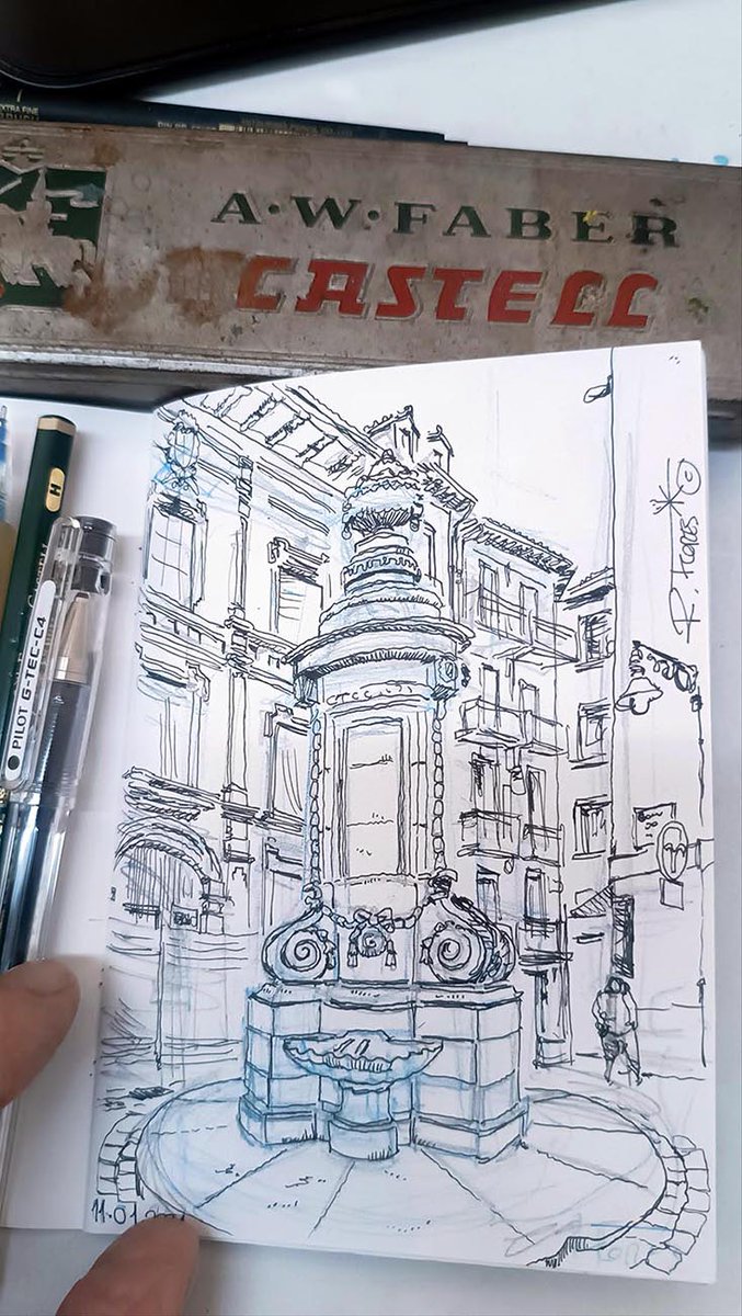 FloresToons's tweet image. Another #sketch. A corner of my hometown, #PamplonaIruña. The fountain of Navarrería:
