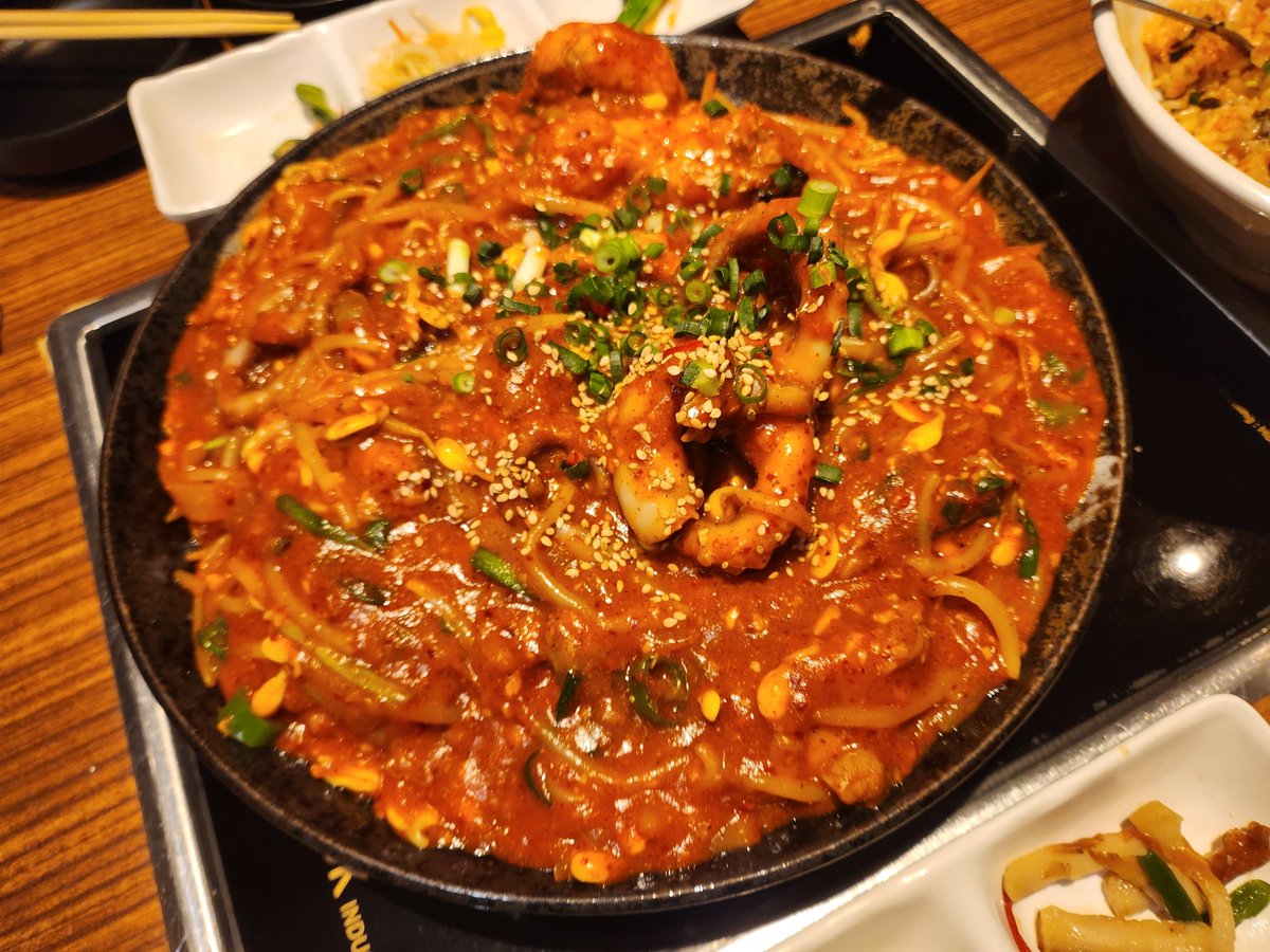 pdben3's tweet photo. 아구찜
양념계장 비빔밥 https://t.co/GTTYWjJuA1