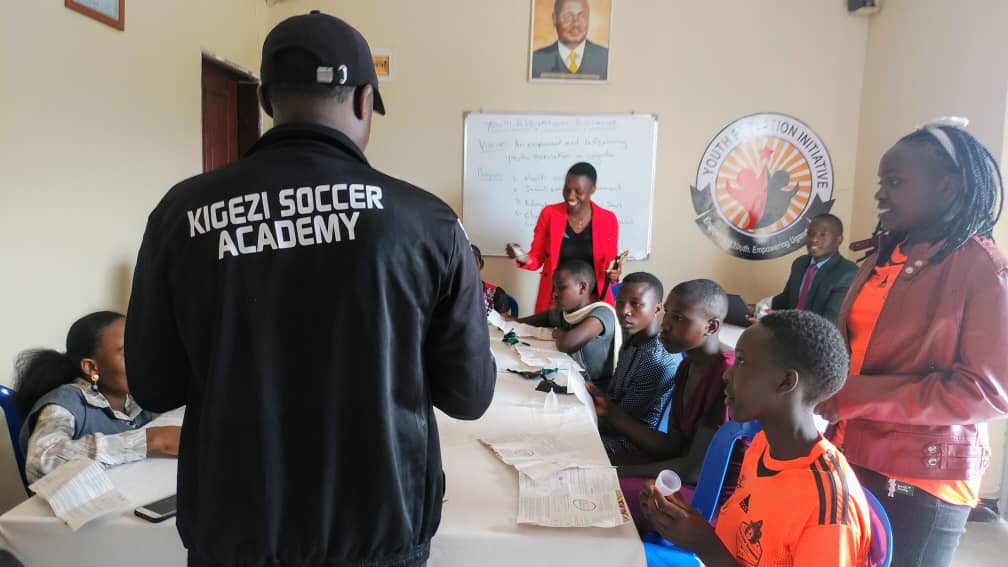 kigezisoccer's tweet photo. In partnership with @YouthElevationi Girls from Kigezi Soccer Academy empowered the girls from the community about how to use @CouldyouCup We are fighting menstrual poverty through sports #KigeziSoccerAcademy #CouldyouCups #Menstrualpoverty https://t.co/vReyiMAiNR