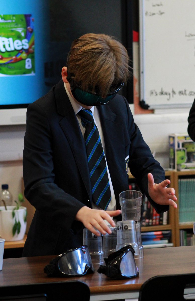 Today at LCHS we have multiple companies joining us to give our students in years 7 to 11 an interactive, informative day of learning. Here are the Year 7's enjoying their interactive stay safe lessons. Including alcohol awareness, online safety and healthy relationships.