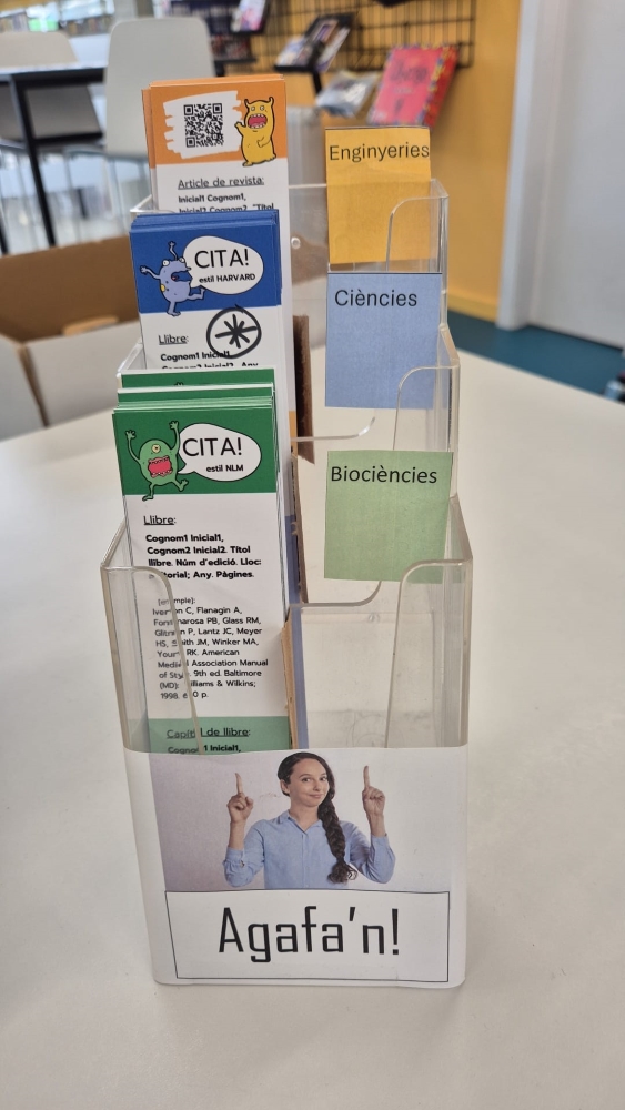 #UABer, aprendre a #citar correctament ja no és un problema amb els punts de llibre que ha preparat la #bctUAB per a tu.

Els trobes al taulell de #préstec.
Agafa el que més s'adapti a les teves necessitats i triomfa!

<a href="/UABciencies/">Facultat de Ciències UAB</a> <a href="/uabbiociencies/">Facultat de Biociències UAB</a> <a href="/EnginyeriaUAB/">Escola d'Enginyeria UAB</a> <a href="/CoordInformUAB/">CoordInformaticaUAB</a>