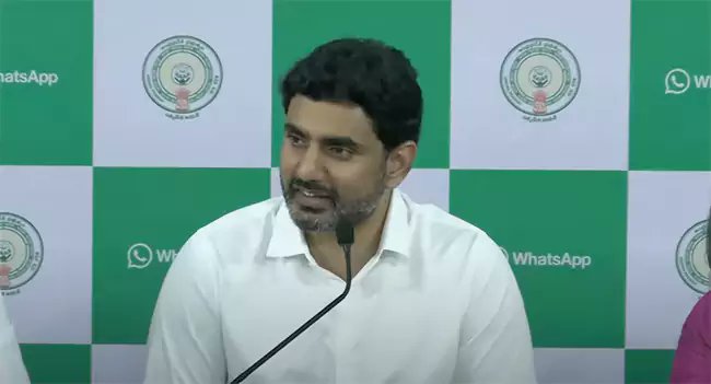 UttarandhraNow's tweet photo. మన మిత్ర పేరుతో #WhatsAppGovernance కు తెర తీసిన కూటమి ప్రభుత్వం.
5కోట్ల ఆంధ్రా ప్రజల ఫోన్ నంబర్ల హైదరాబాద్ సంస్థలకు అమ్మేస్తున్నారు అని డిప్యూటీ సీఎం పవన్ కల్యాణ్ గారు అనుమానిస్తారా?
#NaraLokesh #PawanKalyan #SavePrivacy #AndhraPradesh #UANow #DataLeak https://t.co/i6GHsREryj