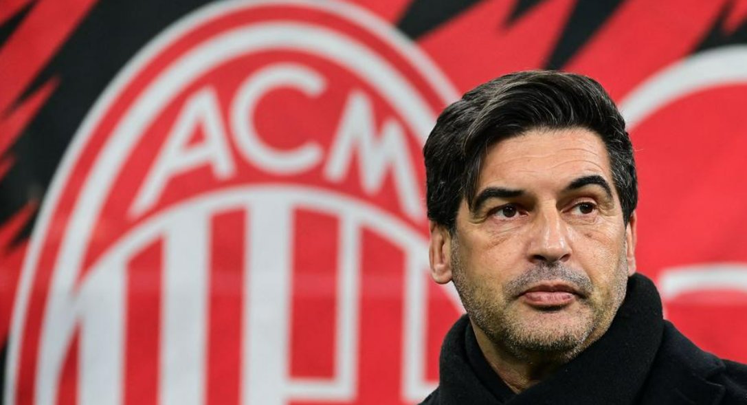 SocialGones's tweet photo. [#StaffOL] Luca Maninetti, journaliste 🇮🇹, au sujet de Paulo #Fonseca – via Eurosport ⤵️

« La vraie raison pour laquelle ça n'a pas marché [à Milan], c'est qu'il n'y jamais eu le feeling avec certains joueurs comme Rafael Leão et Théo Hernandez. Il n'a jamais trouvé le bon canal de communication pour résoudre ses problèmes avec eux.

En plus, il ne prenait que rarement ses responsabilités. La direction aurait dû miser sur un autre type d'entraîneur pour reprendre le cycle de Stefano Pioli. Un entraîneur de très haut niveau et d'un autre calibre, comme Antonio Conte ou Jürgen Klopp. [...]

Il a quand même laissé la trace d'une personne très humble et humaine [...]. Jamais un mot de travers, absolument rien. [...] Mais il n'y aura jamais eu l'étincelle entre lui, les joueurs et le club. [...]

Les supporters, eux, ont toujours été dubitatifs sur son profil, mais ils ont fini par prendre position en sa faveur face à certains comportements dans le vestiaire et l'absence de la direction. Ils ont aimé sa sincérité. [...]

Je pense qu'il peut réussir [à Lyon]. Il avait réalisé un grand travail au LOSC. Après, la pression n'est pas la même à Milan qu'à Lyon. Il lui faudra la confiance et le soutien du club. J'espère qu'il pourra bénéficier de patience à l'@OL... »

#TeamOL