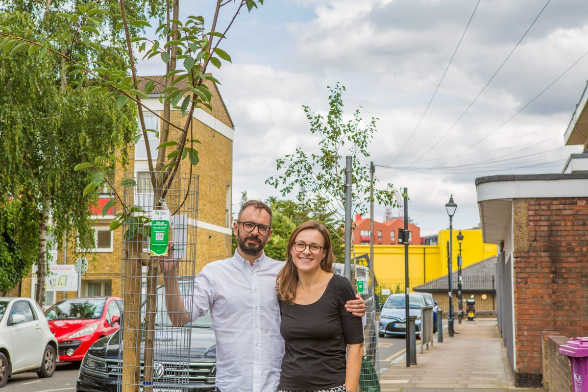 TreesforStreets's tweet photo. 💐 Giving flowers on Valentine's Day might be traditional, but they're quick to die and are quickly forgotten.

By gifting your loved one a street tree this Valentine's Day, you can show your love will only continue to grow long into the future 🌳❤️

Give them something truly special this year 👉 https://t.co/XNLSdLQ0PS