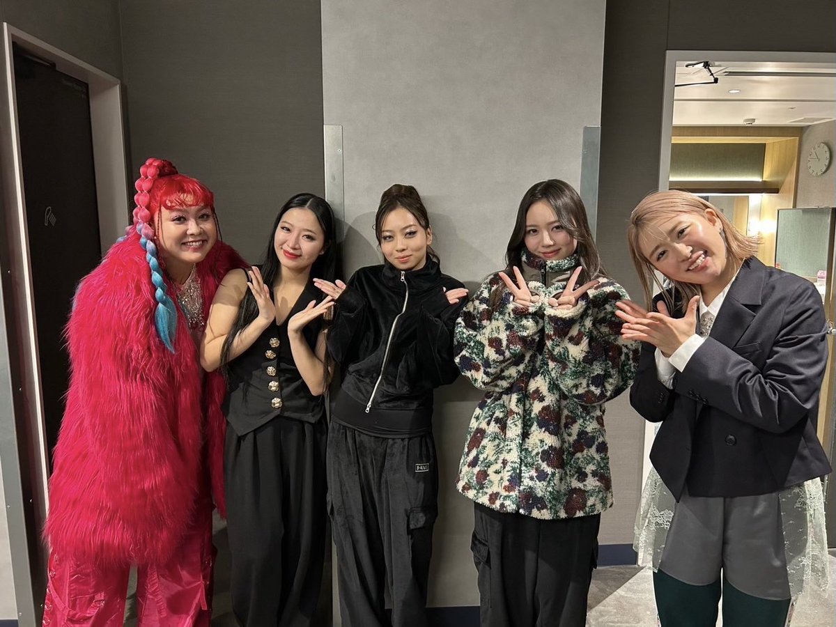 希望が持てない世の中で
最後まで諦めずに走り続けてくれた

その強くて美しい姿が私の足元を照らしてくれました

これからもずっとあなた達の味方です🤝