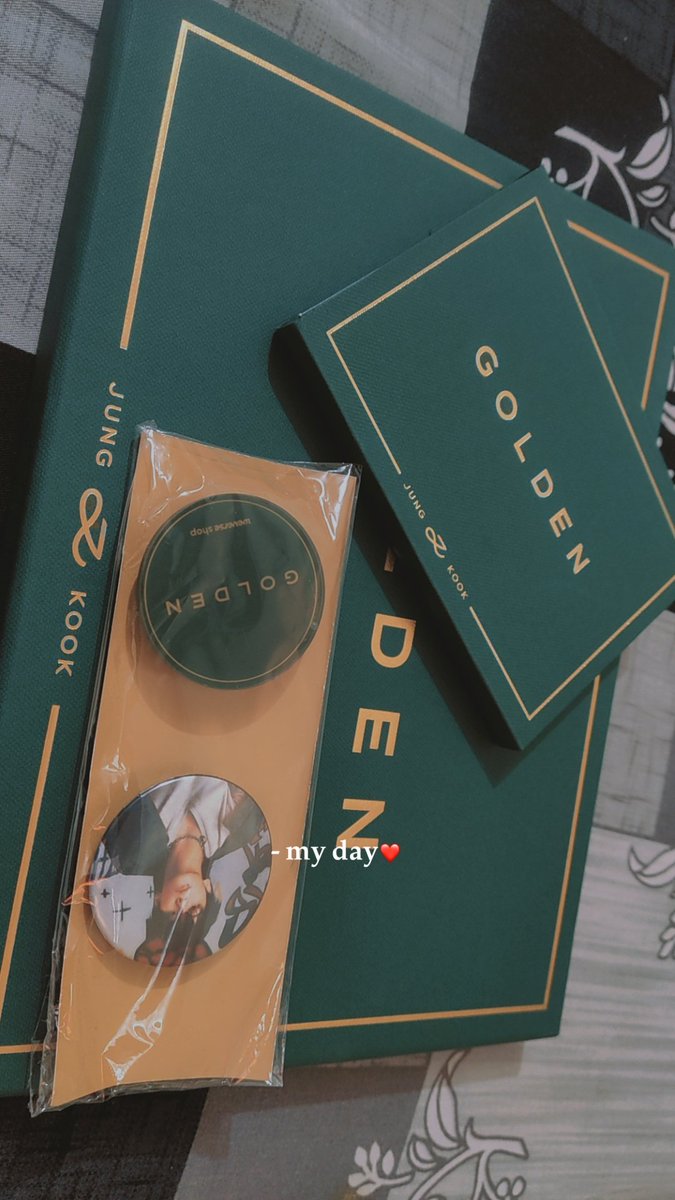 shikhacreations's tweet photo. Omfg, I finally got my first official ALBUM, or should I say albums! 😭 It finally happened! I'm no longer watching these albums in any Pinterest/Insta/YouTube unboxing reel; it's right in front of me. I can call it MINE. WOAHHH! 🥳 This is the beginning of the new year for me.. https://t.co/UGHbInkPF4