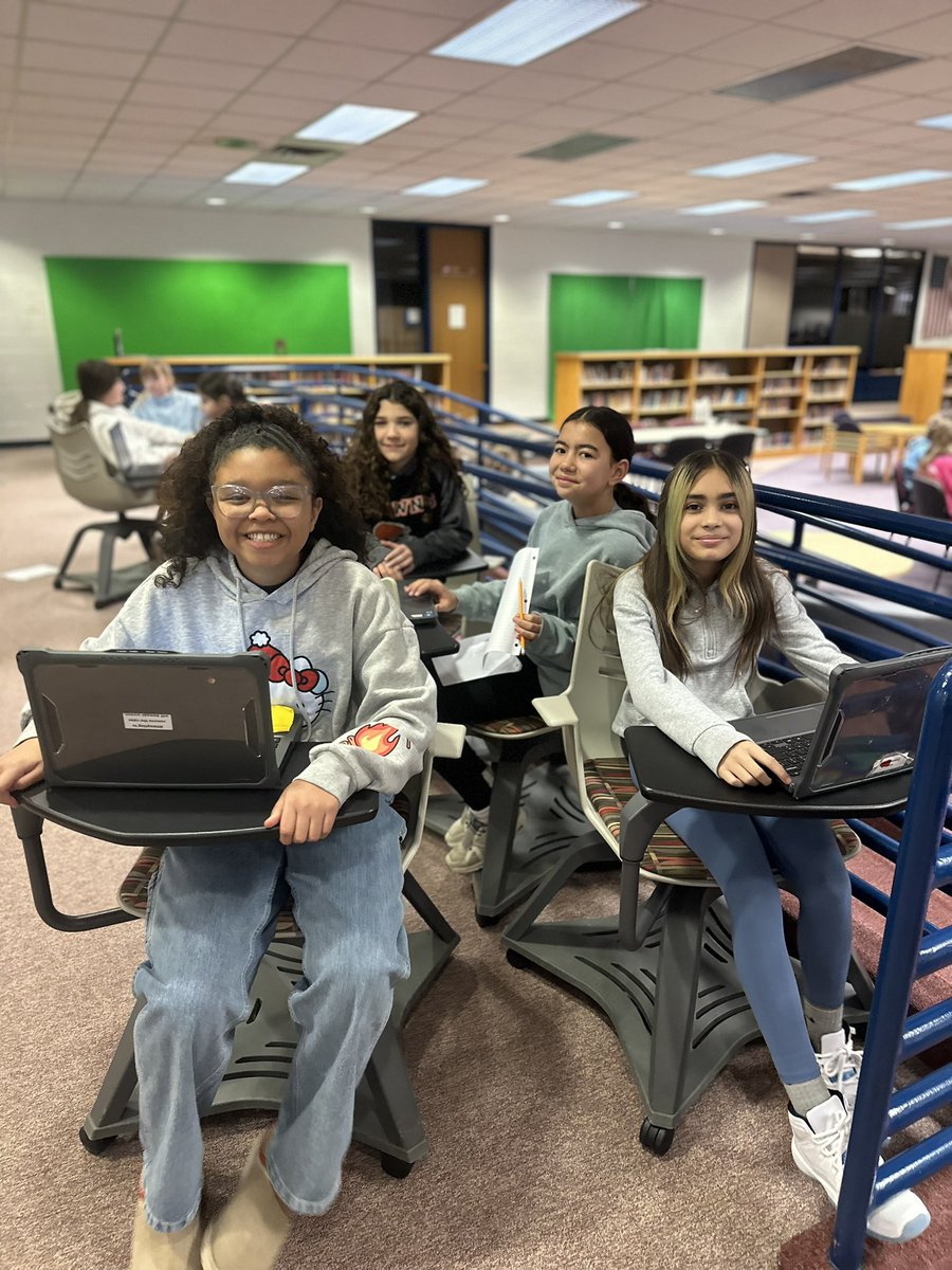 kmelott's tweet image. On Thursdays I get to see a💫 group!! They are doing “#Random #Acts of #Kindness” &amp;amp; it’s is truly 🪄 So far they have 🎙️ a #podcats about @CoachLowe212 &amp;amp; made a #helmet with @tinkercad, @glowforge for a 🎁 @koziarz6  &amp;amp; @DoInkTweets for Mrs. Hermensky. @TroyIntAL @AvonLakeSchools